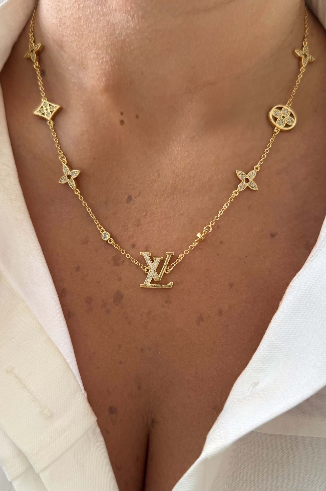 Colar Inspiração LV Clássico